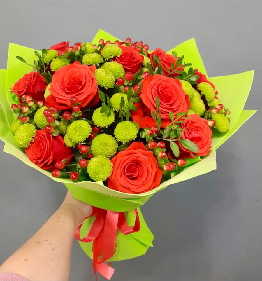 Букет цветов из: Хризантемы и Розы в Колобово