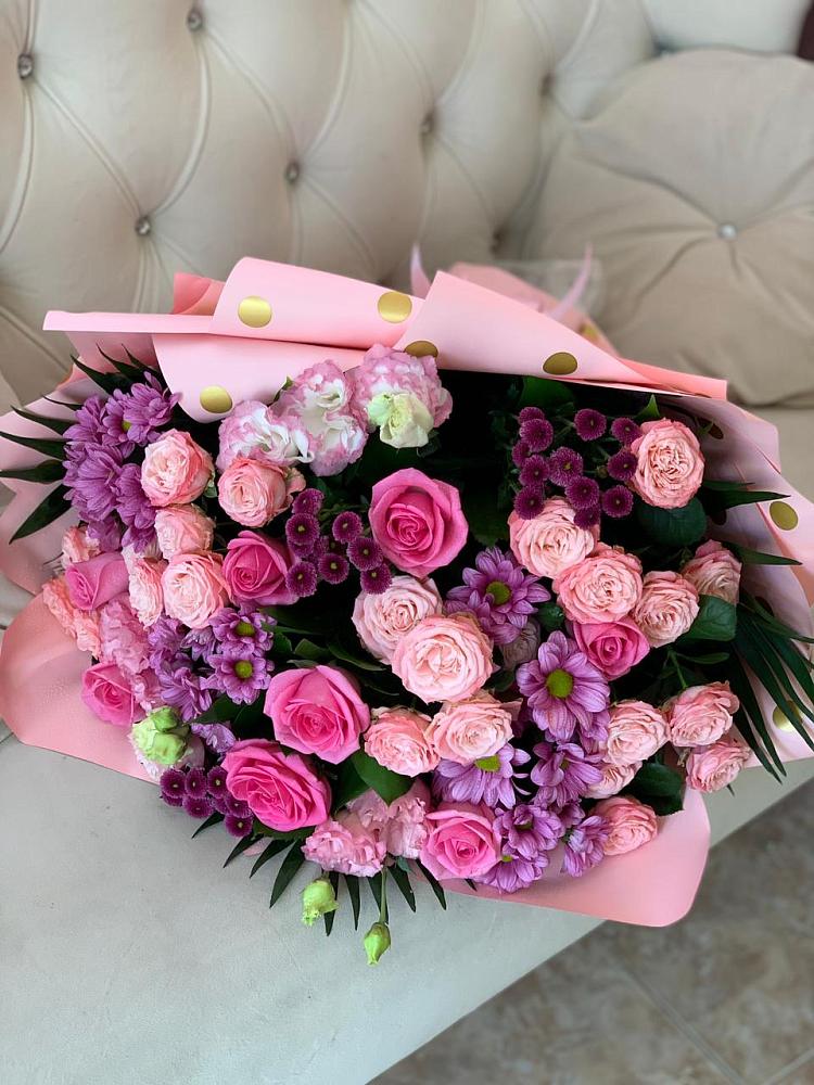 Букет цветов из: Хризантемы, Розы и Лизиантусы в Колобово