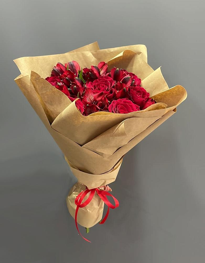 Букет цветов из: Альстромерии и Розы в Колобово