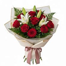Букет цветов из:  Лилии и Розы в Колобово