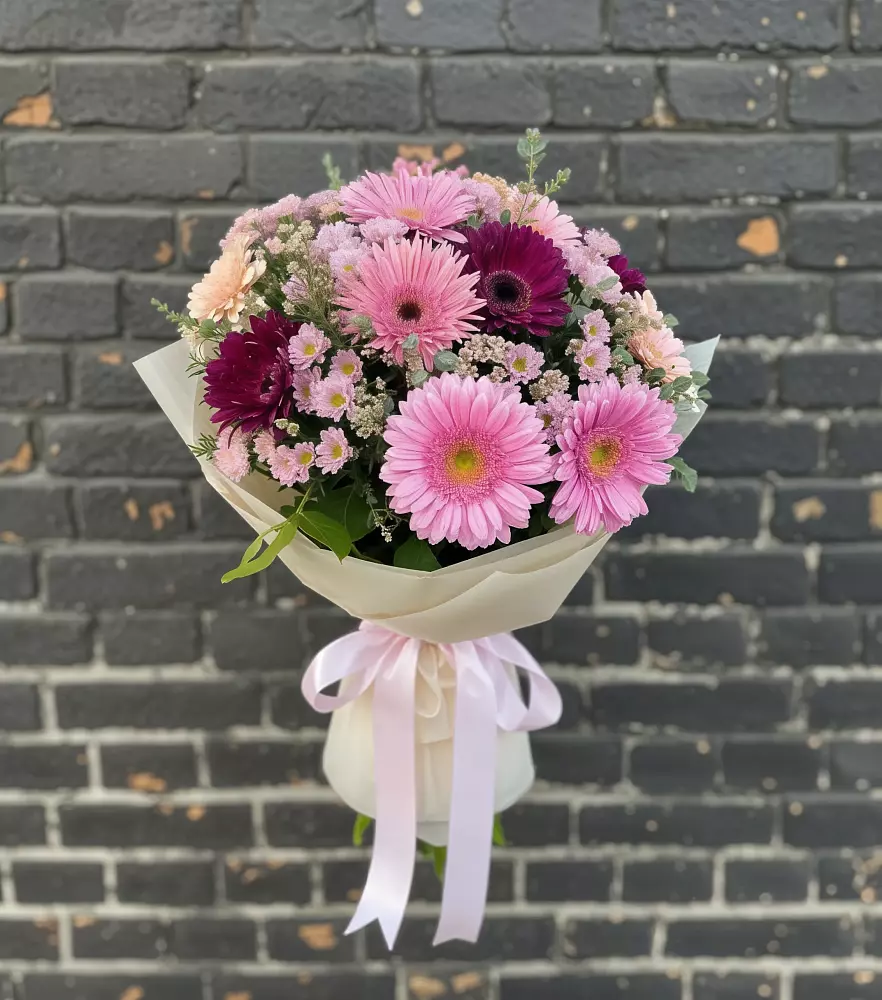 Букет цветов из: Герберы и Хризантемы в Колобово