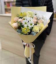 Букет цветов из:  Альстромерии, Розы и Хризантемы в Колобово
