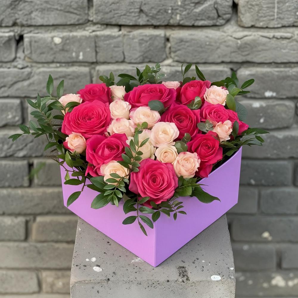 Цветочная композиция из Розы в коробке в Колобово