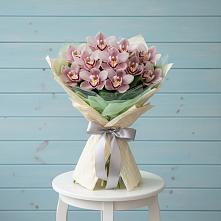 Букет цветов из:  Орхидеи и Розы в Колобово