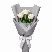 Букет 3 белые розы в Колобово