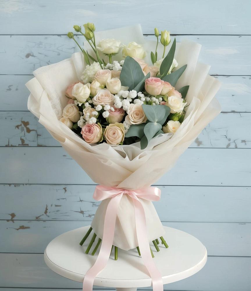 Букет цветов из: Розы и Лизиантусы в Колобово