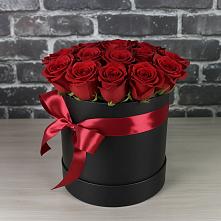 Цветочная композиция из Розы в шляпной коробке в Колобово