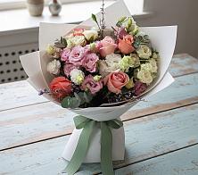 Букет цветов из:  Розы, Лизиантусы и Гвоздики в Колобово