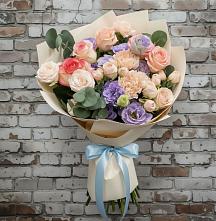 Букет цветов из:  Розы, Лизиантусы и Гвоздики #REPLACE_PRED# Колобово