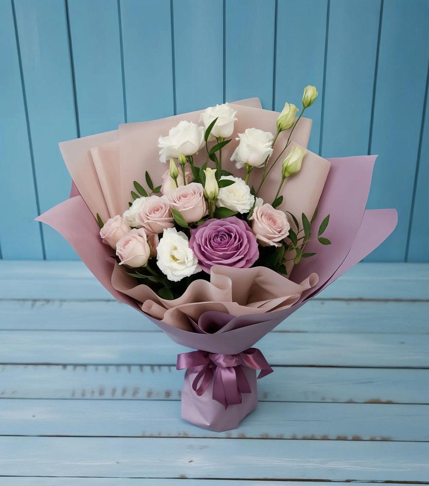 Букет цветов из: Розы и Лизиантусы в Колобово